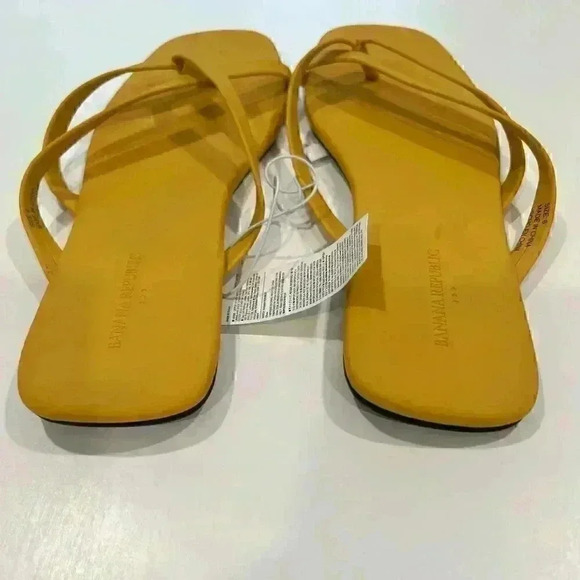 Banana Republic Barely There Flip Flops - Picture 4 of 7